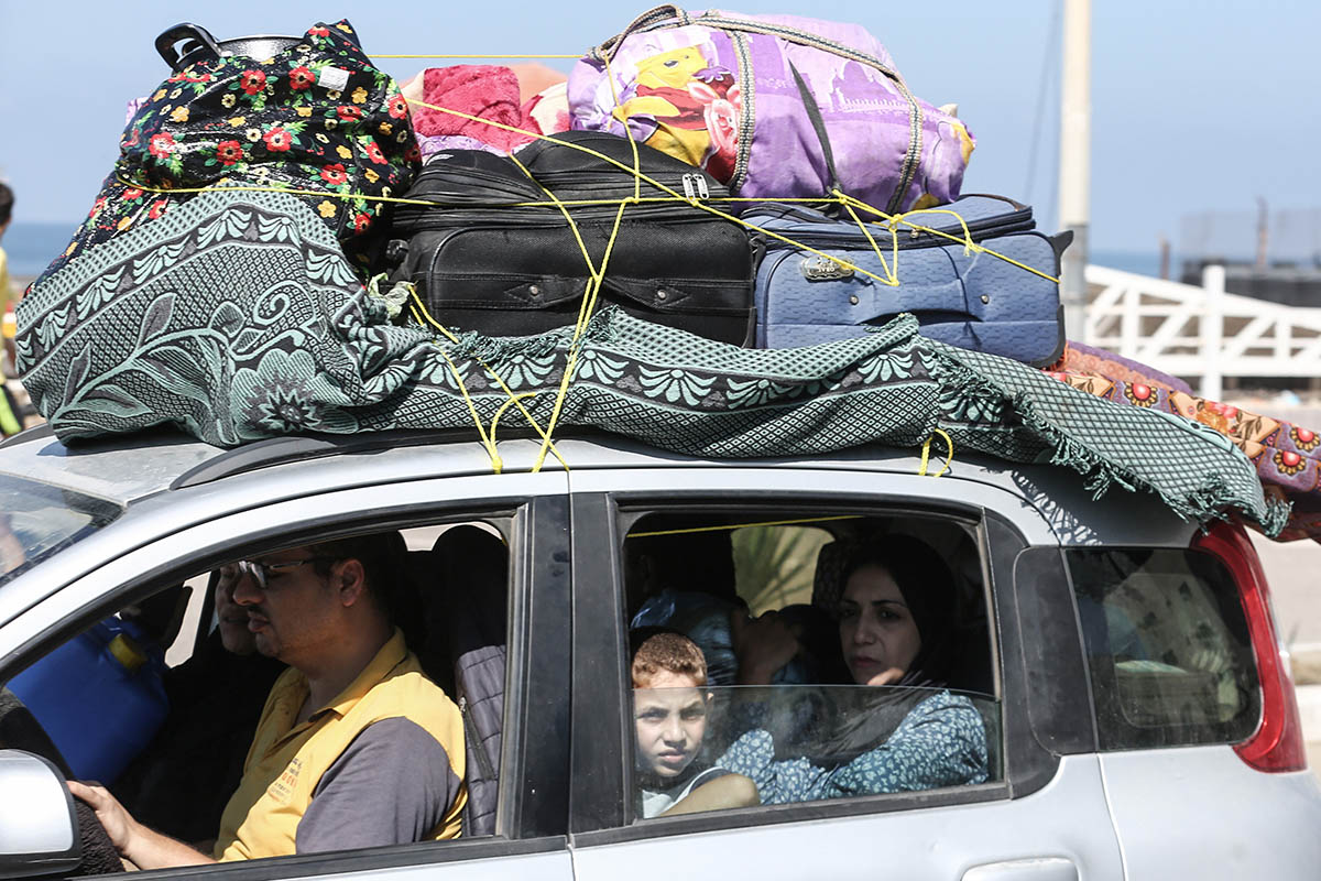 Палестинцы уезжают в более безопасные районы Газы, 13 октября 2023 года. Фото Mohammed Talatene/dpa/Scanpix/LETA