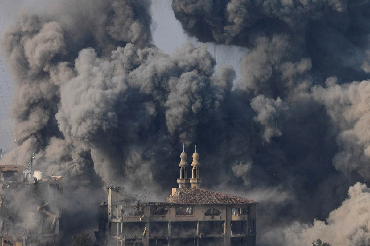Обстрел города Газа, 11 октября 2023 года. Фото Saleh Salem/REUTERS/Scanpix/LETA