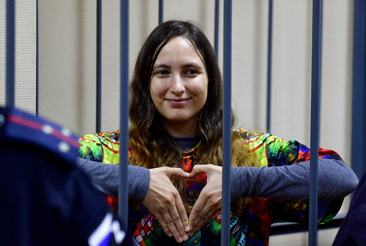Саша Скочиленко в Василеостровском суде Санкт-Петербурга, 14 ноября 2023 года. Фото Olga MALTSEVA/AFP/Scanpix/LETA 