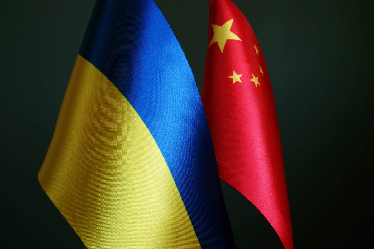Флаги Украины и Китая. Фото designer491/Istockphoto