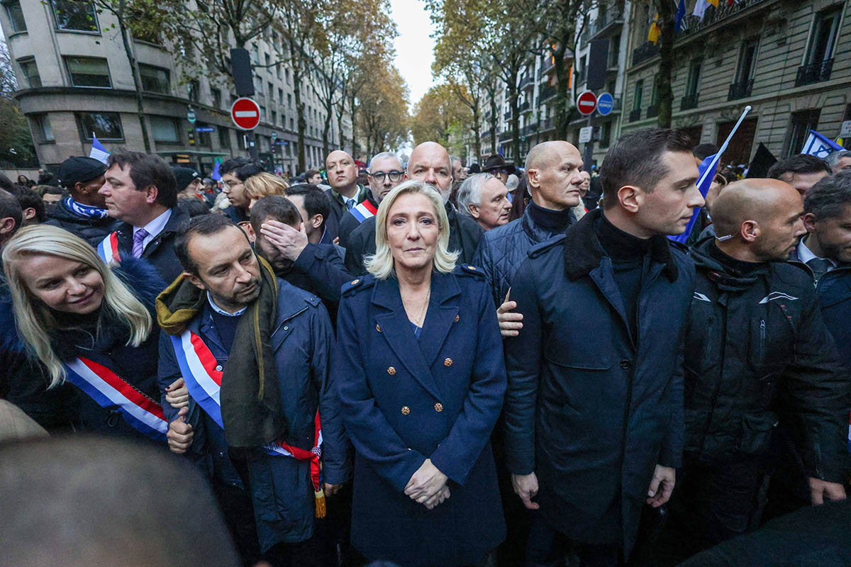 Марин Ле Пен на марше против антисемитизма в Париже, 12 ноября 2023 года. Фото Luc Nobout/IMAGO/Scanpix/Leta