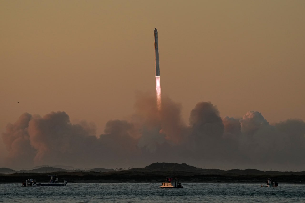 Запуск сверхтяжелой ракеты Starship. Фото: X/SpaceX