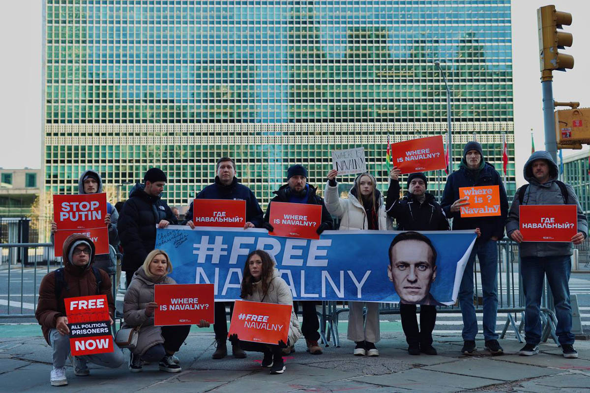 Акция ФБК «Где Навальный?» у консульства РФ в Нью-Йорке, 14 декабря 2023 года. Фото Yana Dub/FreeNavalny_NY/Telegram