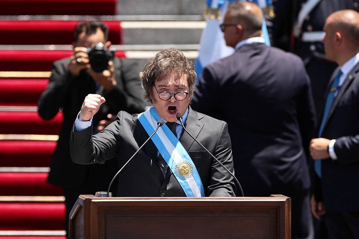 Президент Аргентины Хавьер Милей произносит речь после церемонии приведения к присяге в Буэнос-Айресе, Аргентина, 10 декабря 2023 года. Фото Agustin Marcarian/REUTERS/Scanpix/LETA