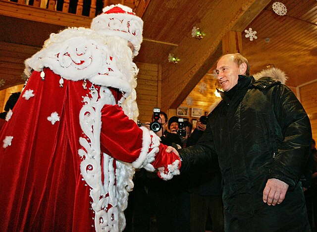 Дед Мороз встречает Владимира Путина в 2008 году. Фото Дмитрий Астахов / Wikimedia