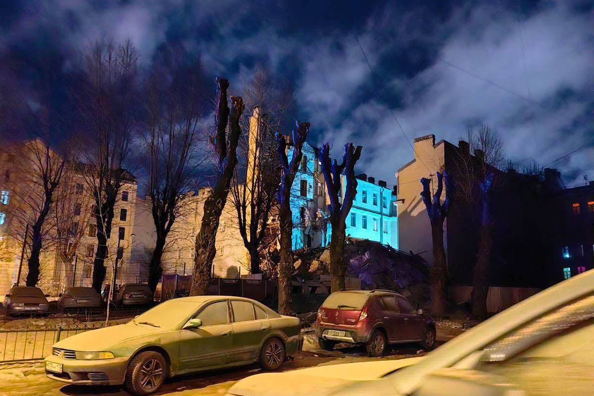 Обрушение жилого дома на Гороховой в Санкт-Петербурге. Фото очевидцев из соцсетей