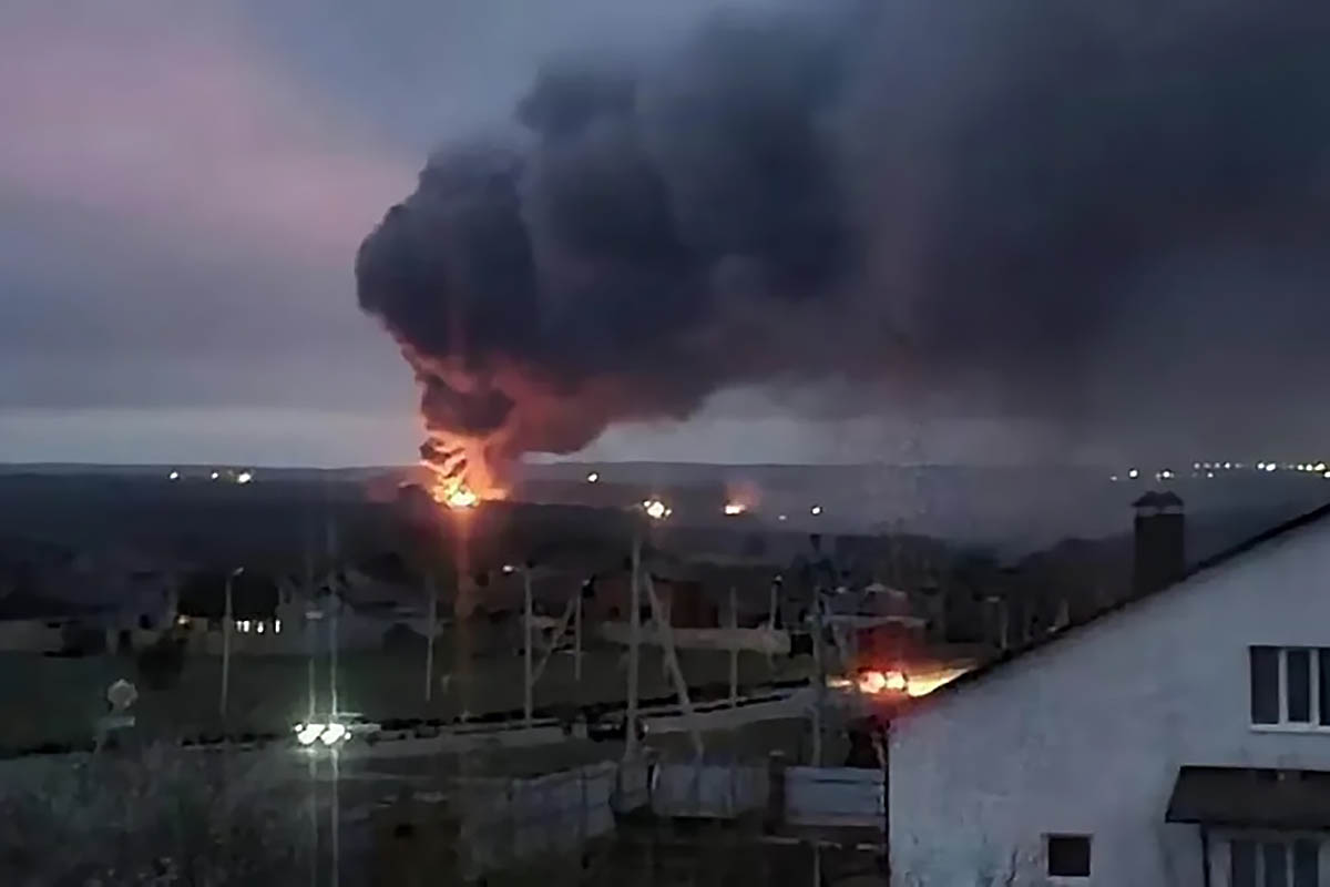 Пожар в районе села Старая Нелидовка Белгородской области. Фото очевидца из соцсетей