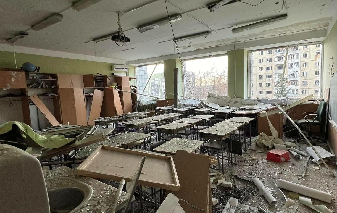Последствия обстрела школы во Львове. Фото t.me/andriysadovyi