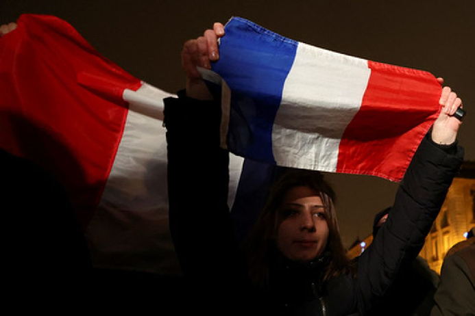 Французские крайне правые проводят акцию протеста возле Пантеона в Париже. Фото Stephanie Lecocq/Reuters/Scanpix/LETA