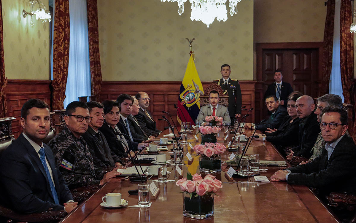 Президент Эквадора Даниэль Нобоа во время встречи с Советом общественной и государственной безопасности во Дворце правительства в Кито, 9 января 2024 года. Фото Presidency of Ecuador/EPA/Scanpix/LETA