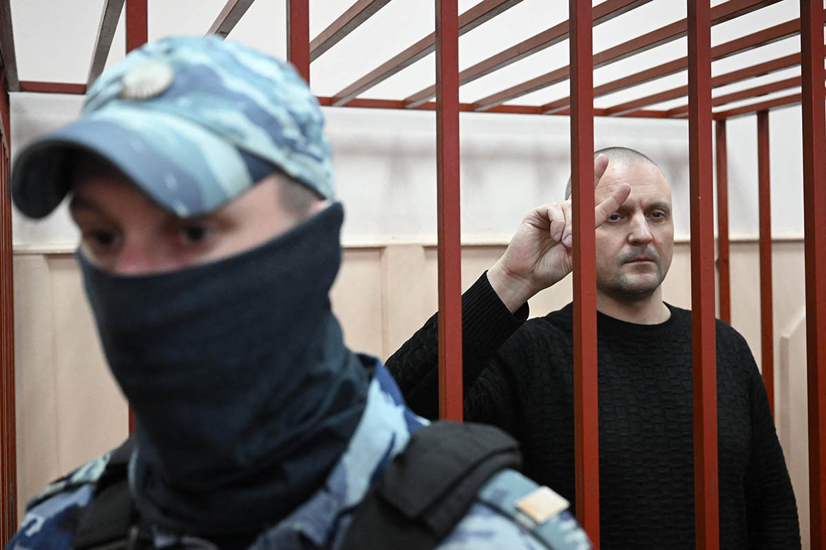 Сергей Удальцов в Басманном районном суде Москвы, 12 января 2024 года. Фото NATALIA KOLESNIKOVA/AFP/Scanpix/LETA