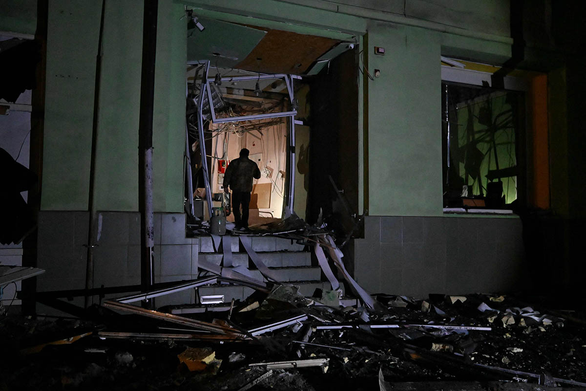 Последствия российских ракетных обстрелов Харькова рано утром 24 января 2024 года. Фото SERGEY BOBOK/AFP/Scanpix/Leta