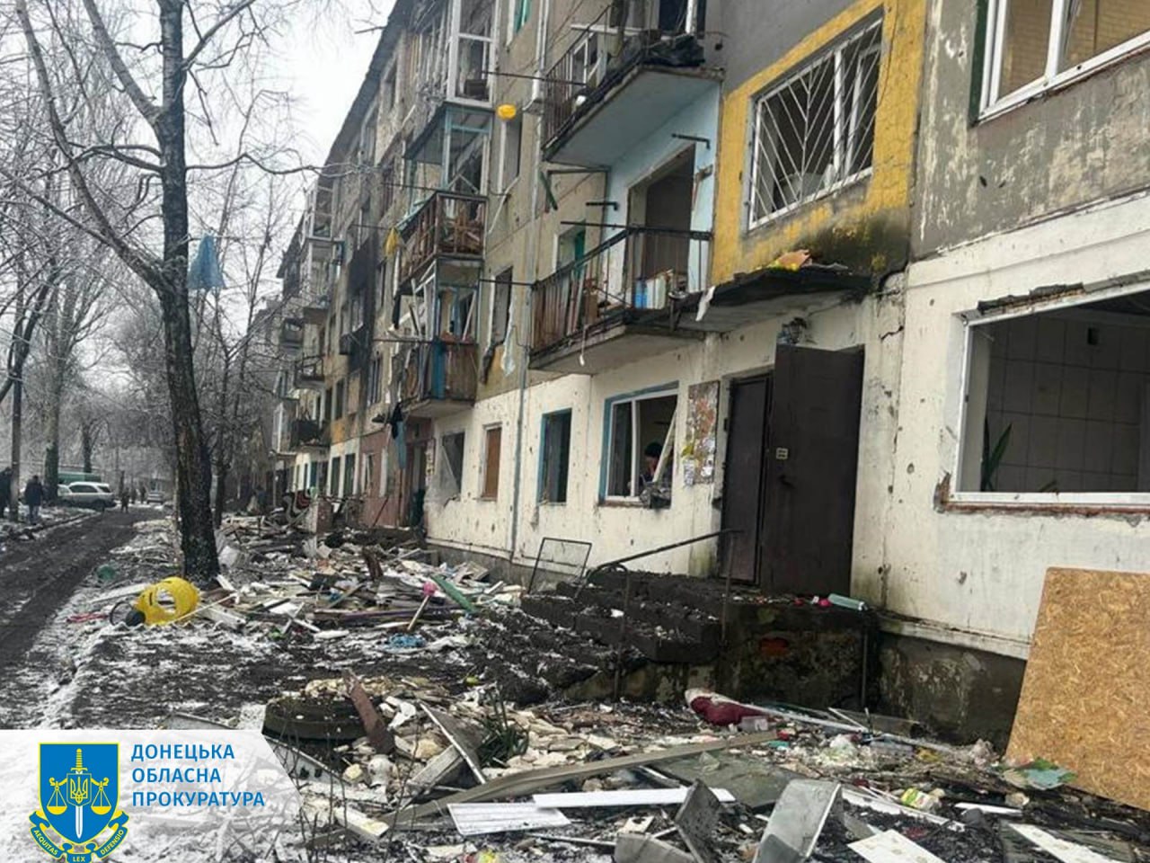 Последствия обстрела Мирнограда Донецкой области в ночь на 28 января 2024 года. Фото Донецкая областная прокуратура.