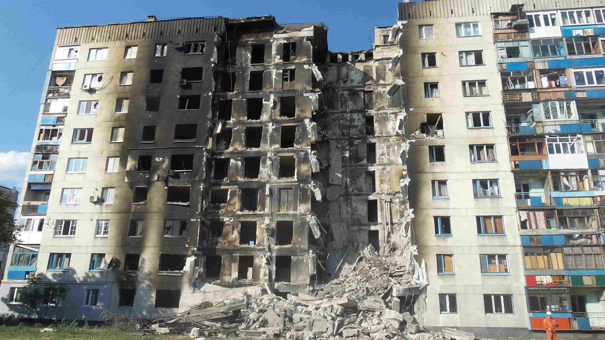 Жилой дом в Лисичанске после ракетного удара / Wikimedia