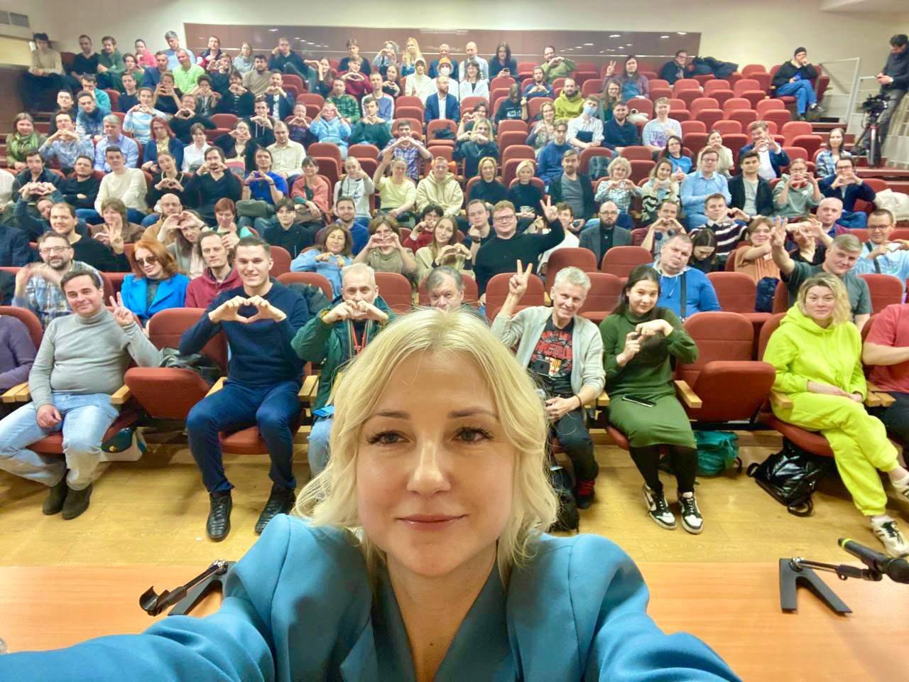 Екатерина Дунцова со сторонниками ее партии "Рассвет", фото из ее телеграм-канала любезно предоставлено для публикации Spektr.Press