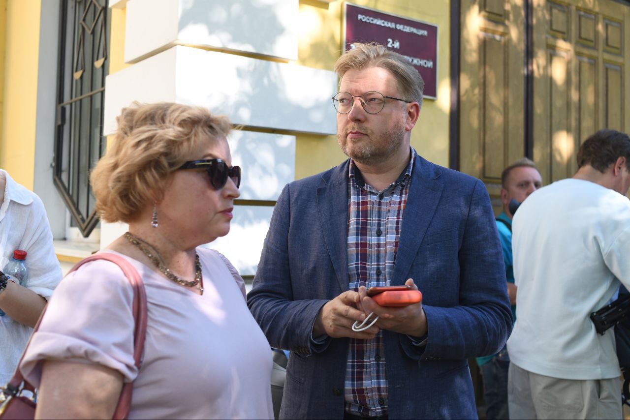 Пришедшие поддержать Евгению Беркович и Светлану Петрийчук в день вынесения приговора. Фото Светлана Виданова / «Новая газета»