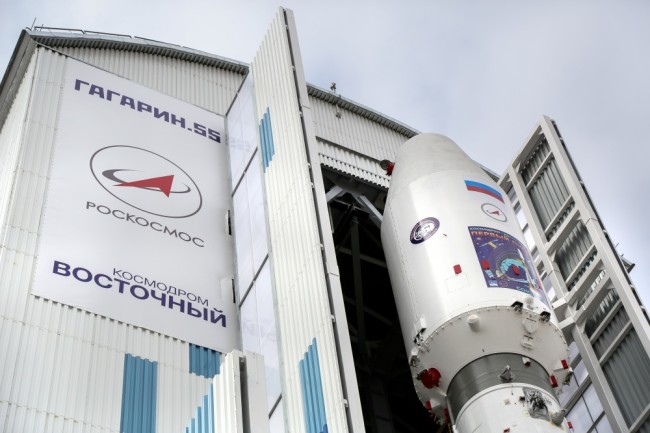 Ракета-носитель «Союз-2.1а» с космическим аппаратом «Аист-2Д», научным спутником МГУ «Ломоносов»и наноспутником SamSat-218. Фото Sputnik/Scanpix