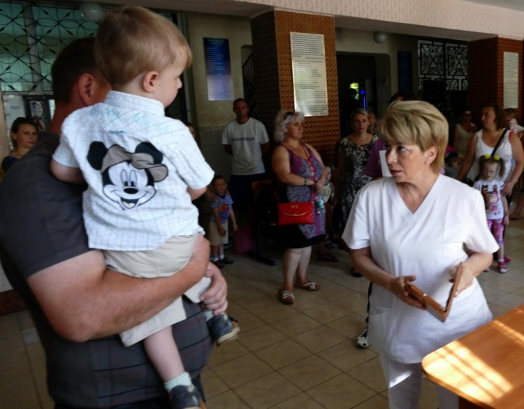 2893318 07/15/2016 Executive Director of the Spravedlivaya Pomoshch (Fair Aid) charity fund, member of the Presidential Council for Civil Society and Human Rights Dr. Yelizaveta Glinka at the Republican Hospital in Donetsk before sending seriously ill children from the Donetsk People's Republic (DPR) for treatment in Russia. Igor Maslov/Sputnik
