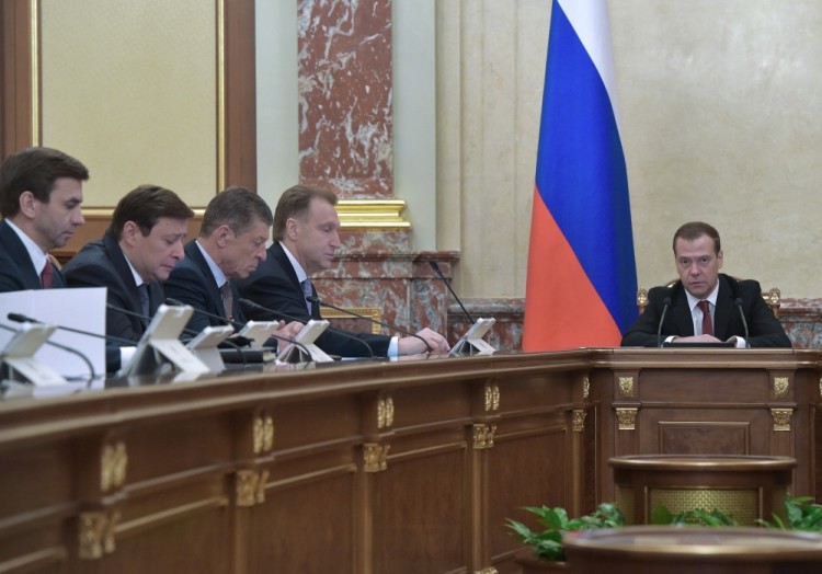 Вице-премьер Александр Хлопонин (второй слева) на заседании правительства. Фото: Sputnik / Scanpix