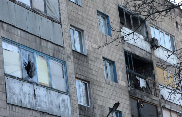 3018283 01/30/2017 Shattered windows in a residential building on Partizanskaya Street in Donetsk, damaged during a shelling by the Ukrainian military. Igor Maslov/Sputnik