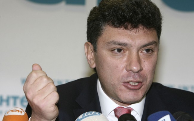 Head of the opposition party Union of Right Forces (SPS) Boris Nemtsov speaks at a press conference in Moscow, 26 November 2007.  Russian opposition leader and presidential candidate Boris Nemtsov on Monday denounced parliamentary elections as a sham, a day after he was detained during a protest against President Vladimir Putin.     AFP PHOTO / KOMMERSANT / SERGEY MIKHEEV           **RUSSIA OUT GETTY OUT**
