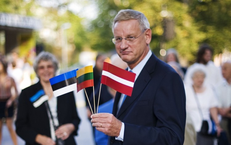 Экс-премьер Швеции Карл Бильдт на мероприятиях в честь восстановления суверенитета Латвии, Литвы и Эстонии. Фото: AFP / Scanpix