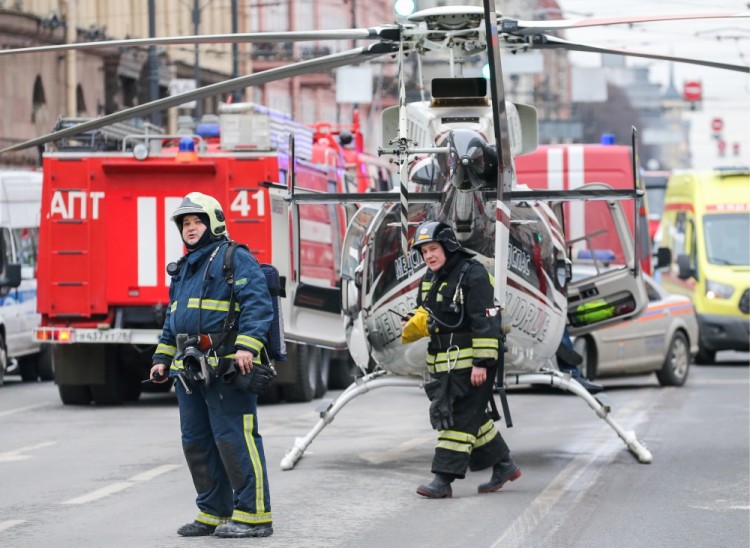Спасательная операция в Санкт-Петербурге. Фото TASS/Scanpix