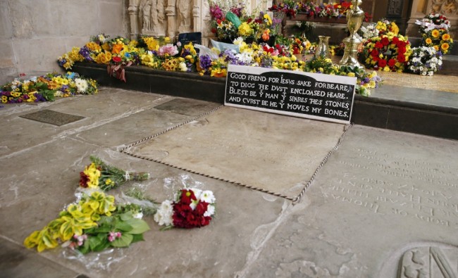Могила Уильяма Шекспира в в церкви св. Троицы в Стратфорде-на-Эвоне. Фото Reuters/Scanpix