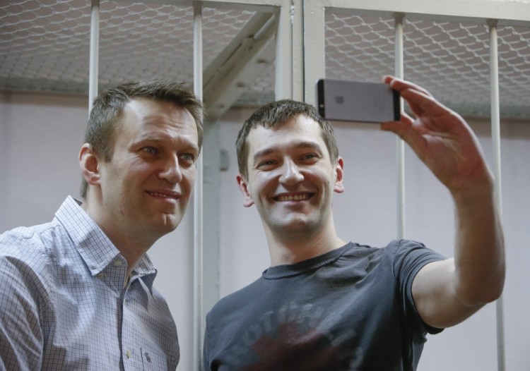 Олег и Алексей Навалные. Фото REUTERS/Scanpix
