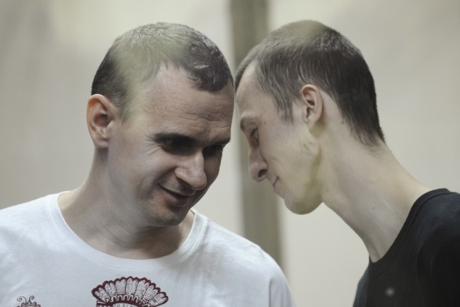 Олег Сенцов (слева) и Александр Кольченко. Фото  Reuters/Scanpix