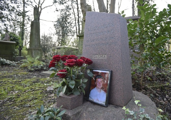 Могила Александра Литвиненко в Лондоне. Фото REUTERS/Scanpix
