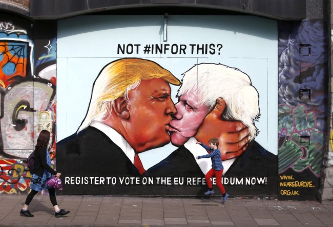 Дональд Трамп и Борис Джонсон на граффити в Бристоле. Фото: REUTERS / Scanpix