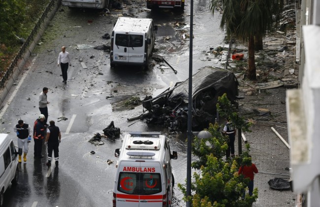 Место взрыва в Стамбуле. Фото   REUTERS/Scanpix
