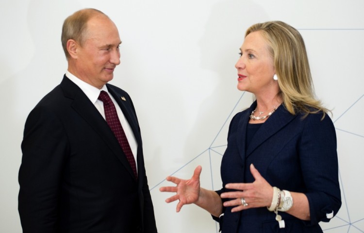Владимир Путин и Хиллари Клинтон на саммите АТЭС в 2012 году. Фото: Reuters / Scanpix