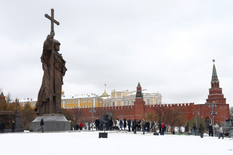 Памятник князю Владимиру рядом с Кремлем. Фото: Reuters / Scanpix