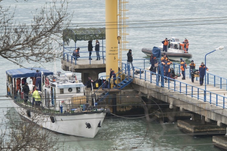 Поисково-спасательная операция в Черном море. Фото REUTERS/Scanpix