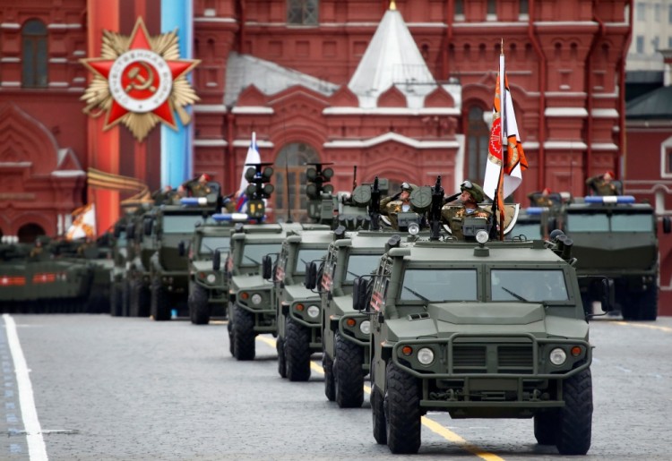 Moscow - Russia - 09/05/2017 - Russian servicemen parade with Tigr-M (Tiger) all-terrain infantry mobility vehicles and Kornet-D1 anti-tank guided missile systems during the 72nd anniversary of the end of World War II on the Red Square in Moscow. REUTERS/Maxim Shemetov