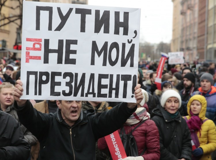 Протестующие в Санкт-Петербурге. Фото: @REUTERS/Scanpix