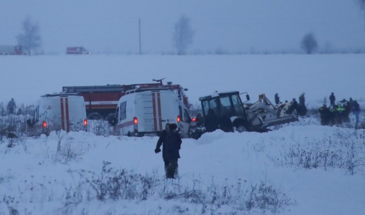 Поисково-спасательные работы на месте крушения самолета Ан-148 в Подмосковье. Фото Reuters/Scanpix