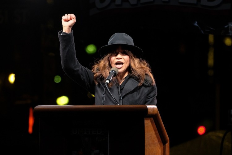 NEW YORK, NY - JANUARY 19: Rosie Perez speaks onstage during the We Stand United NYC Rally outside Trump International Hotel & Tower on January 19, 2017 in New York City.   D Dipasupil/Getty Images/AFP == FOR NEWSPAPERS, INTERNET, TELCOS & TELEVISION USE ONLY ==