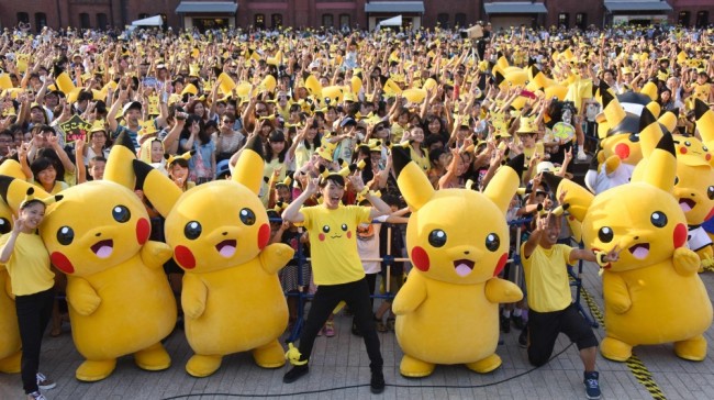 Акция с переодеванием в Пикачу - самого популярного персонажа из покемонов. йокогама, 2015 год. Фото AFP/Scanpix