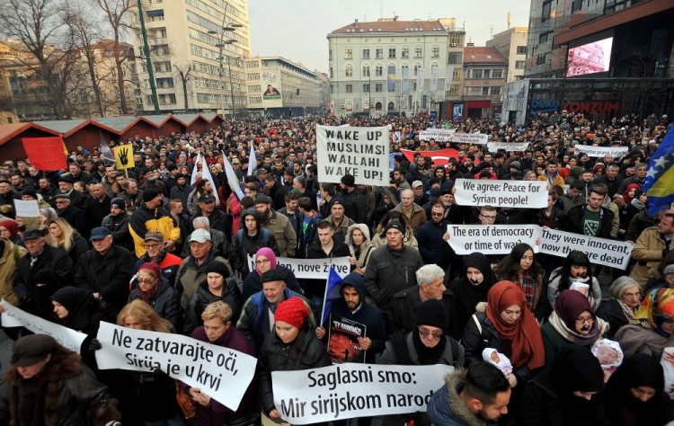 Наконец, масштабные акции прошли в Сараево, пережившем осаду в 1990-е годы. Фото: AFP / Scanpix