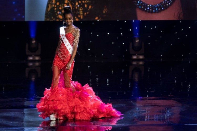 Miss Kenya Evelyn Njambi Thungu is pictured during the Grand Final of the Miss World 2016 pageant at the MGM National Harbor December 18, 2016 in Oxon Hill, Maryland.   / AFP PHOTO / ZACH GIBSON