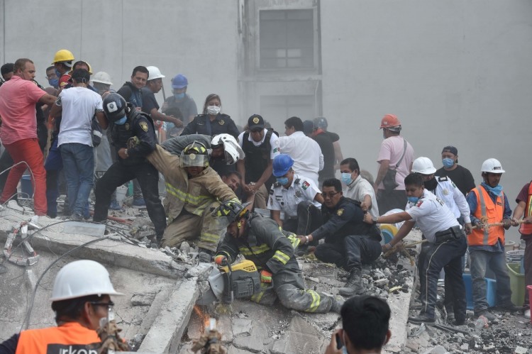 Последствия мощного землетрясения в Мехико. Фото AFP/Scanpix