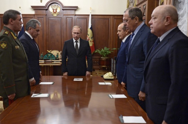 Владимир Путин проводит заседание Совбеза РФ. Фото AP/Scanpix
