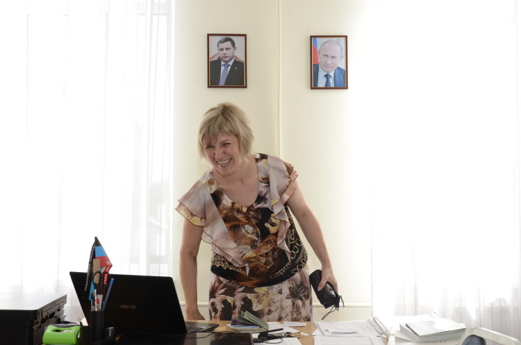 Ольга Витальевна Кирияк,  директор школы номер 14 города Иловайска.  Фото Александра Исака/Spektr.Press