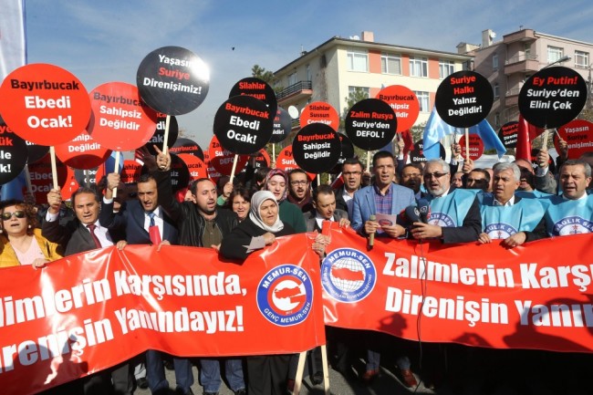 Акция протеста в Стамбуле около посольства РФ против действий России в Сирии. Фото  AFP PHOTO/Scanpix