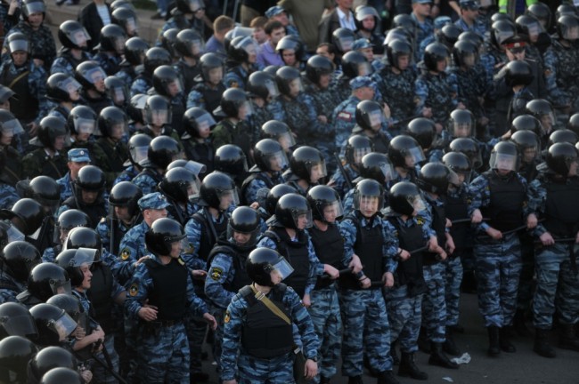 Полицейская операция по разгону демонстрантов на Марше Миллионов. Фото RIA Novosti/Scanpix