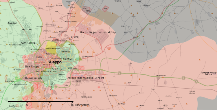 Расклад сил вокруг Алеппо по состоянию на 9 октября. Розовый — правительственные войска, желтый — курдские силы, серый — «Исламское государство», светло-зеленый — антиправительственная коалиция, темно-зеленый — спорная территория. Карта: Kami888 / Wikimedia Commons / CC BY-SA 3.0
