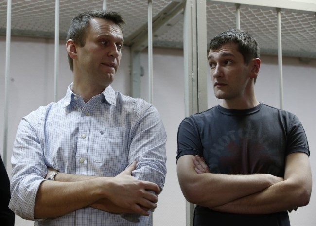 Алексей и Олег Навальные. Фото AP Photo/Scanpix